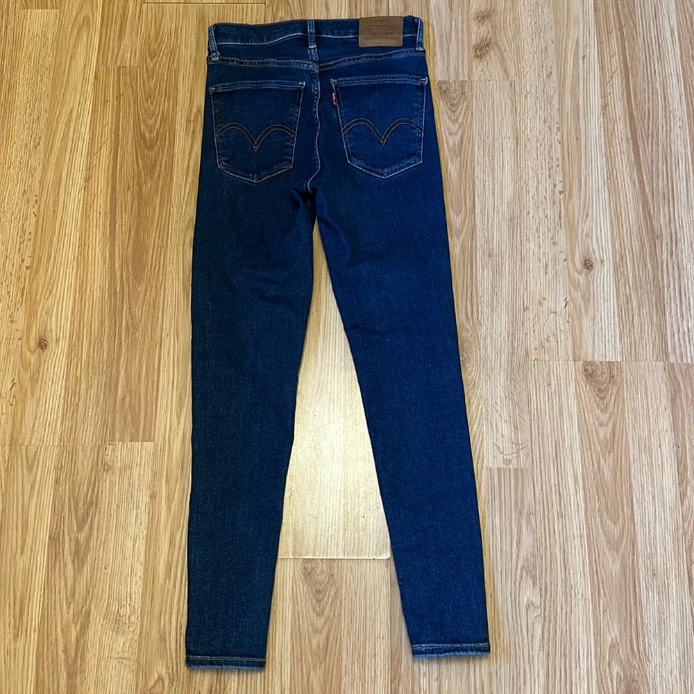 High waisted LEVI 26